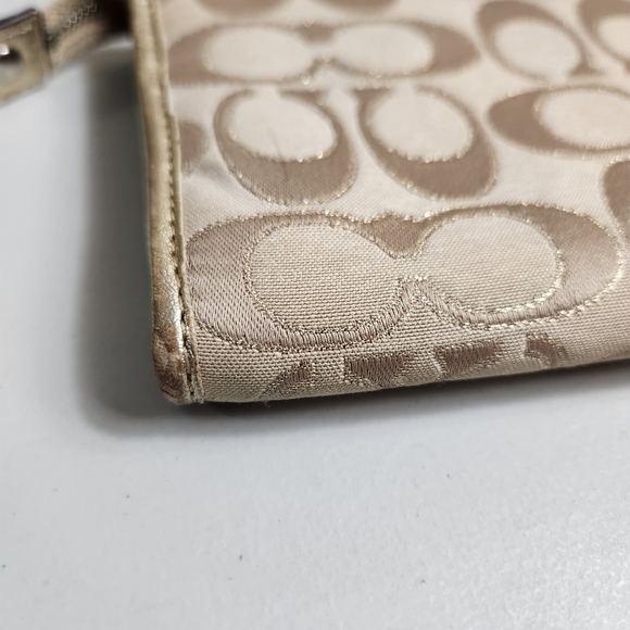 Coach Womens Signature Beige Canvas/Leather Wristlet/Clutch - Picture 15 of 16